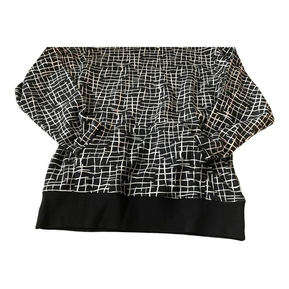 𝅺CRISTINA MARTINEZ GENDER INCLUSIVE GRAPHIC FLEECE HOODIE IN BLACK LADDE… - Picture 5 of 12